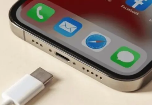 招远苹果15维修分享iPhone15改USB-C接口后能和安卓用户互借充电器吗 